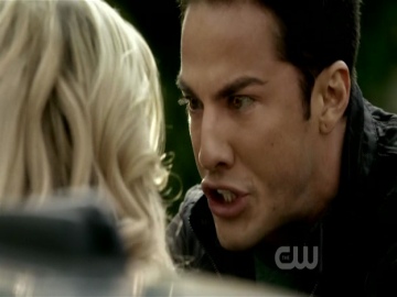 vampire-diaries-tyler-caroline-ep13
